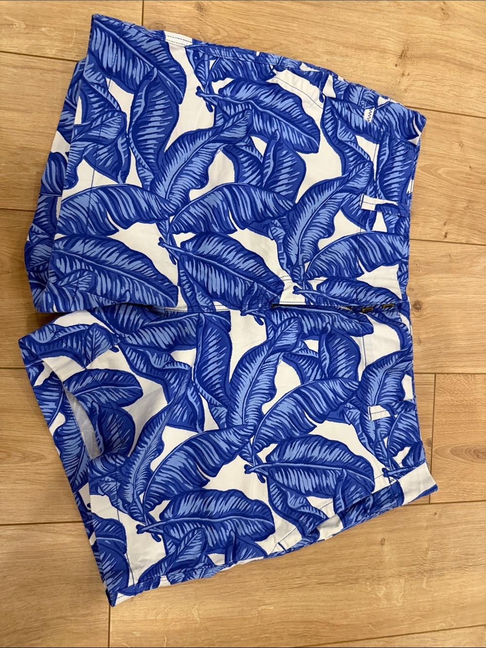 Vineyard Vines Blue and White Banana Leaf Bermuda Shorts